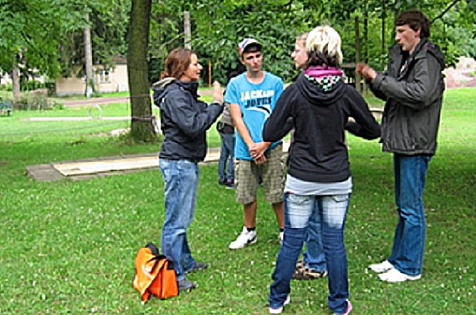 Projekttag "Stark als Team" (Foto: Ferienpark Feuerkuppe) Projekttag "Stark als Team" (Foto: Ferienpark Feuerkuppe)
