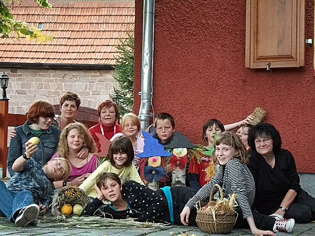 Erntedank im DoMi (Foto: Karl-Heinz Herrmann) Erntedank im DoMi (Foto: Karl-Heinz Herrmann)