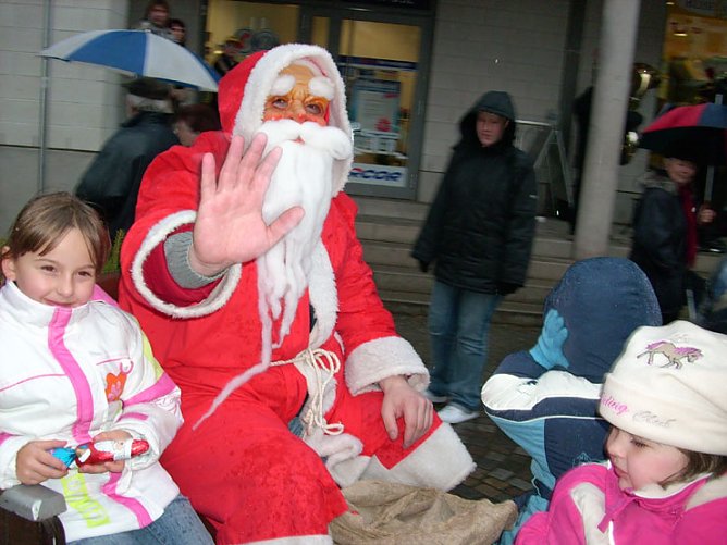 Kutschtfahrt mit dem Weihnachtsmann zum 9. Stadtmarketingtag (Foto: Karl-Heinz Herrmann)