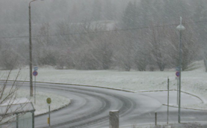 Neuschnee in Sondershausen (Foto: Karl-Heinz Herrmann) Neuschnee in Sondershausen (Foto: Karl-Heinz Herrmann)