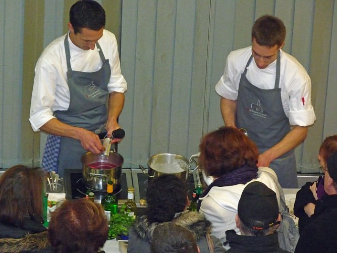 Sternekoch in den Topf geschaut (Foto: Karl-Heinz Herrmann)