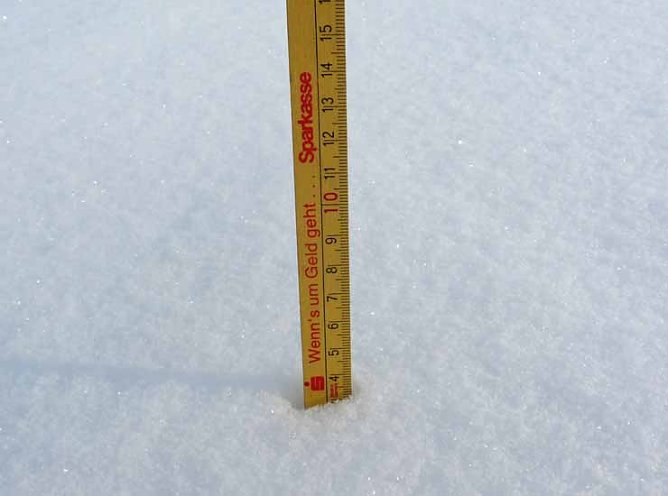 Schneehöhe Östertal (Foto: Karl-Heinz Herrmann) Schneehöhe Östertal (Foto: Karl-Heinz Herrmann)