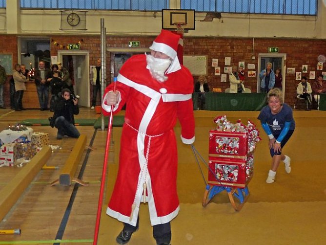 Weihnachtsturnen (Foto: Karl-Heinz Herrmann)