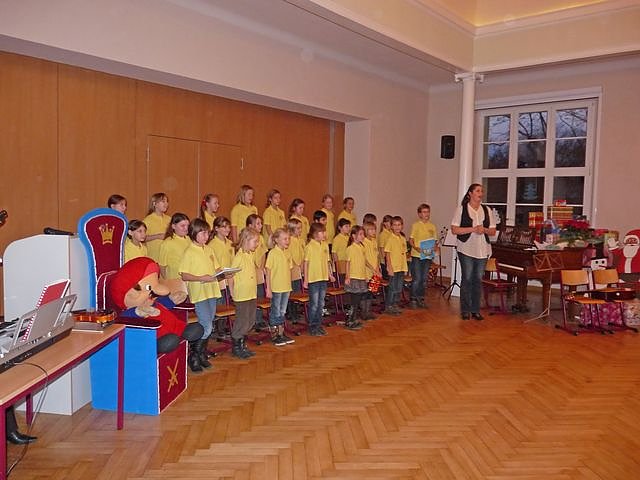 Weihnachten in der Kollwitz-Schule (Foto: Karl-Heinz Herrmann) Weihnachten in der Kollwitz-Schule (Foto: Karl-Heinz Herrmann)