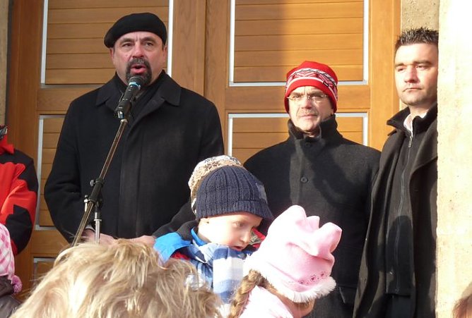 Sondershäuser Weihnachtsmarkt eröffnet (Foto: Karl-Heinz Herrmann) Sondershäuser Weihnachtsmarkt eröffnet (Foto: Karl-Heinz Herrmann)
