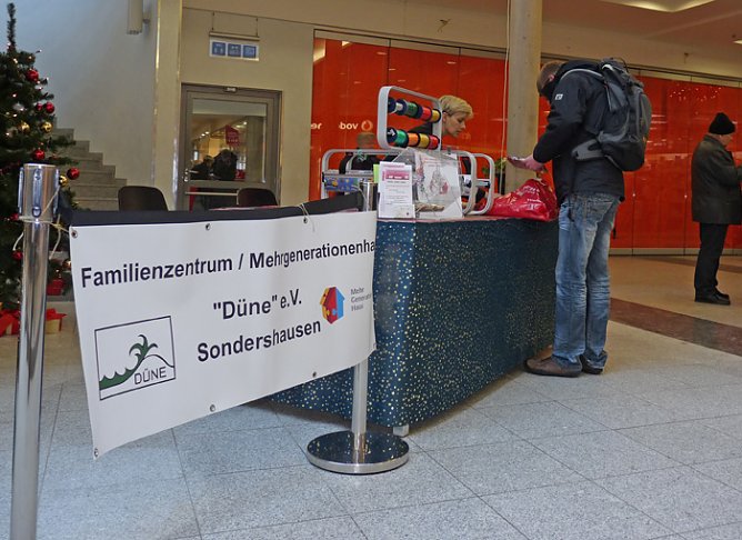 Auf und zu (Foto: Karl-Heinz Herrmann) Auf und zu (Foto: Karl-Heinz Herrmann)