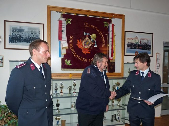 Jahreshauptversammlung Feuerwehr SDH-Mitte (Foto: Karl-Heinz Herrmann) Jahreshauptversammlung Feuerwehr SDH-Mitte (Foto: Karl-Heinz Herrmann)