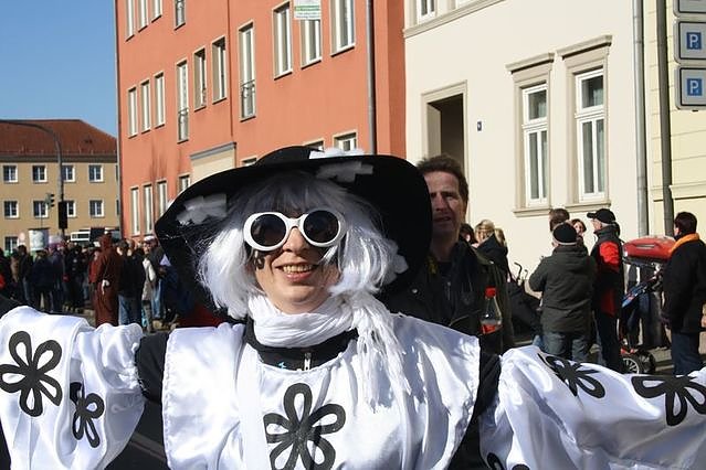 Rosenmontagsgesichter