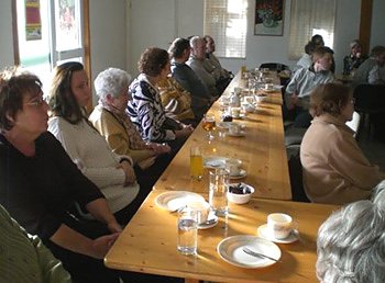 Aufmerksam verfolgten die Mitglieder die Ausf&uuml;hrungen des B&uuml;rgermeisters