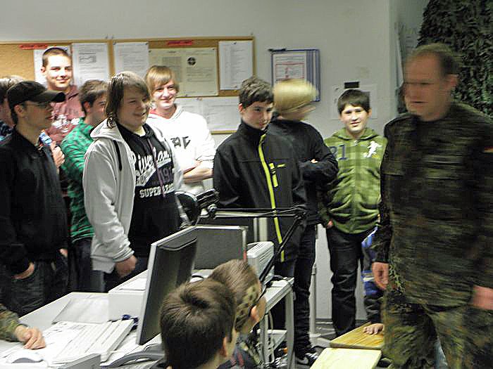 Offene T&uuml;r bei Bundeswehr