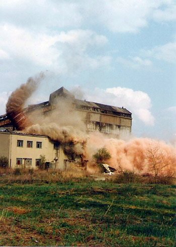 Sprengung Schornstein 3