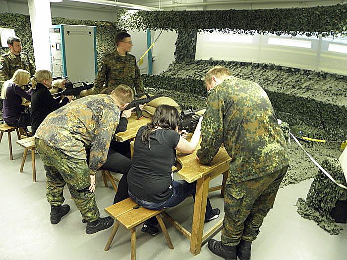 Offene T&uuml;r bei Bundeswehr