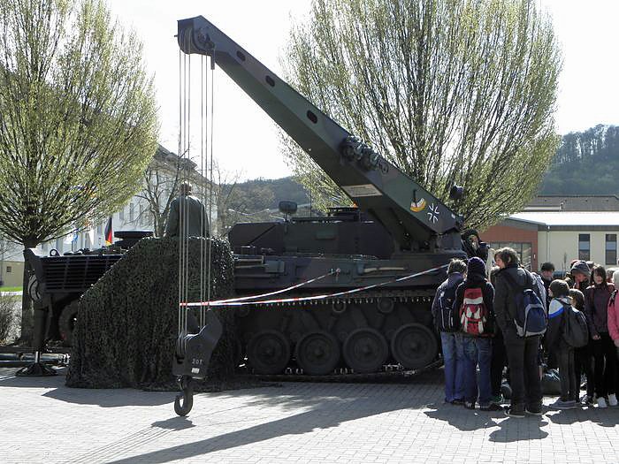 Offene T&uuml;r bei Bundeswehr