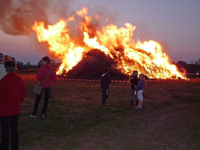 Osterfeuer &Ouml;stertal