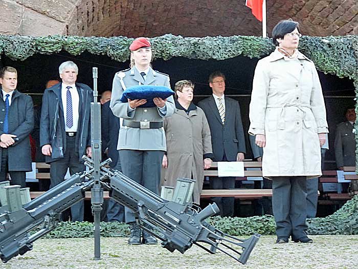 Ehrenmedaille &uuml;berreicht