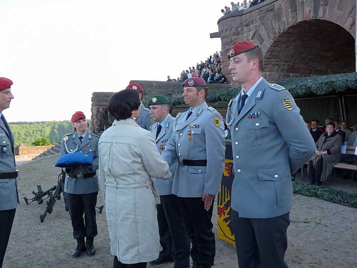 Ehrenmedaille &uuml;berreicht