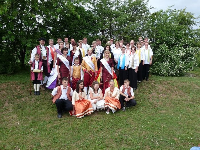 Laubk&ouml;nig gekr&ouml;nt