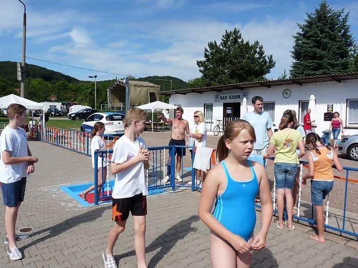 24 Stunden Schwimmen begonnen