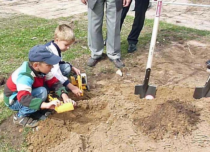 Spatenstich f&uuml;r Erweiterungsbau