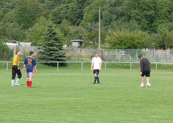 Fu&szlig;ballfest gestartet