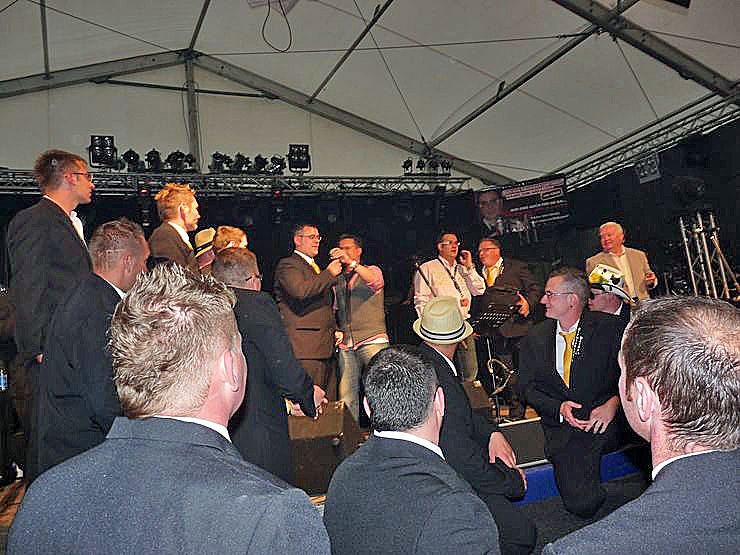 St&uuml;rmisch gefeiert