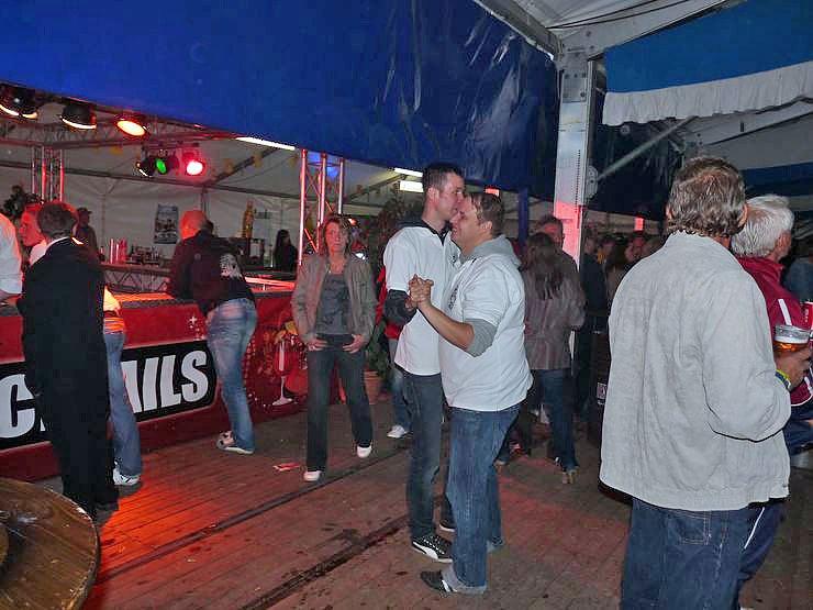 St&uuml;rmisch gefeiert