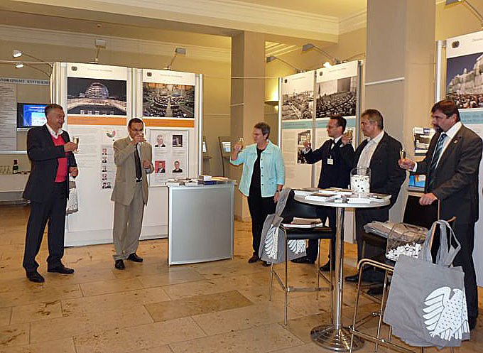 Wanderausstellung er&ouml;ffnet