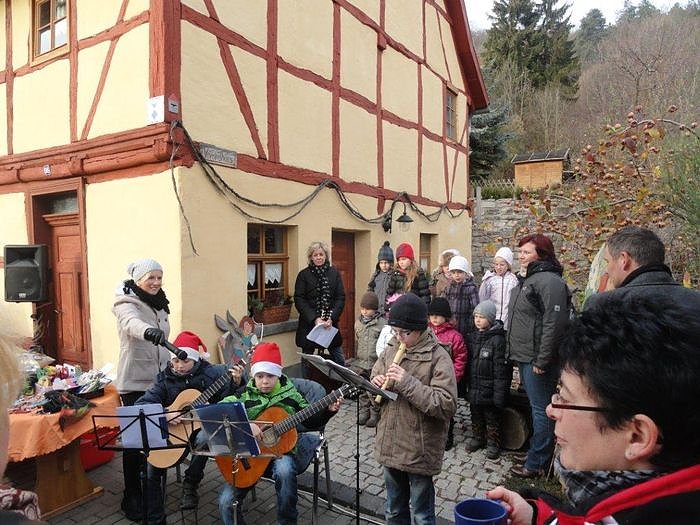 Weihnachtsmarkt in Jechaburg