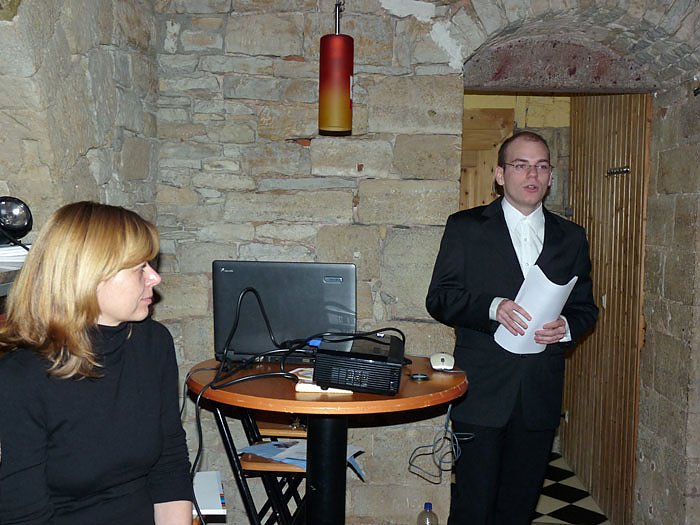 Bildungsbericht &uuml;bergeben.