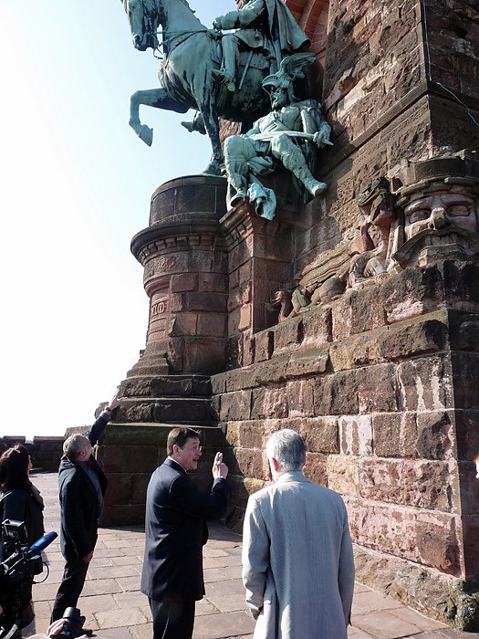 Reinigungskur f&uuml;r Kyffh&auml;userdenkmal