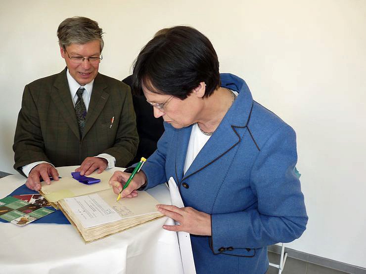 Regelschule &uuml;bergeben