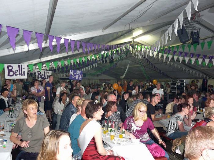 Die Wahl der Fliederk&ouml;nigin (2)