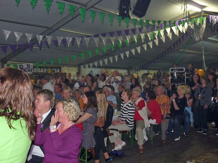 Die Wahl der Fliederk&ouml;nigin (2)