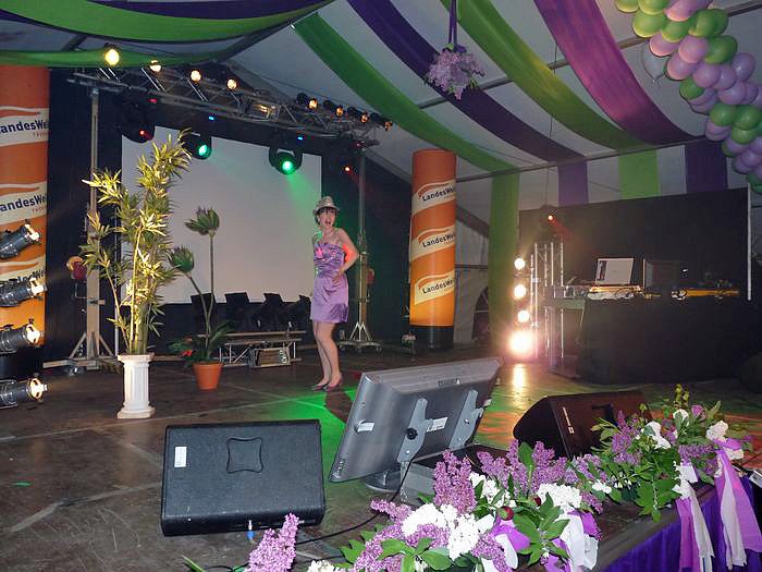 Die Wahl der Fliederk&ouml;nigin (2)