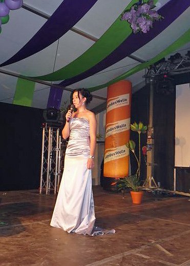 Die Wahl der Fliederk&ouml;nigin (2)