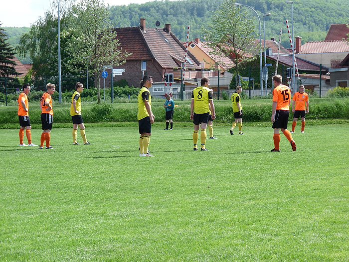Eintracht (gelb) gegen Germania