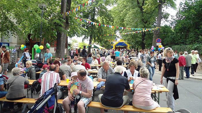 Partystimmung zum 20. Stra&szlig;enfest
