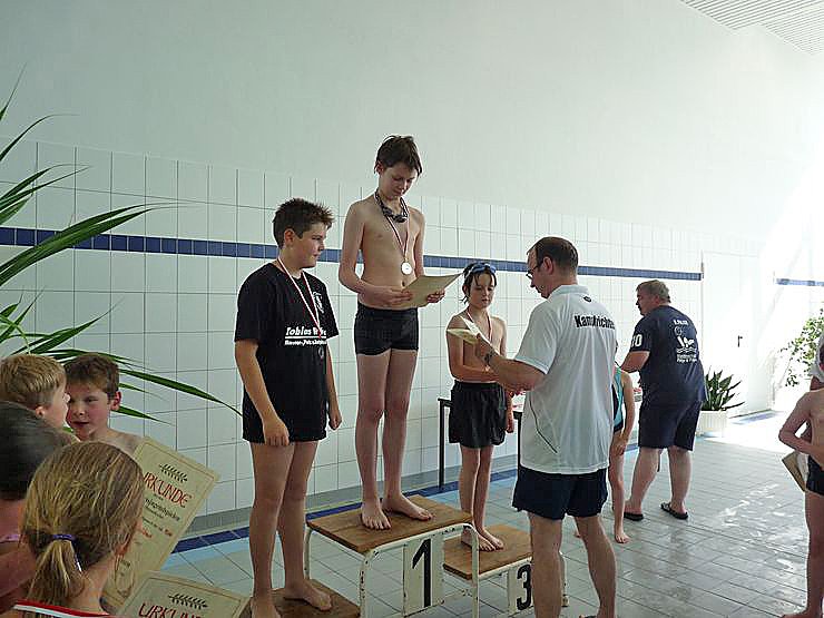 Spannende Schwimmduelle