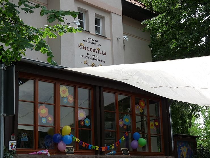 Zur Schule verabschiedet