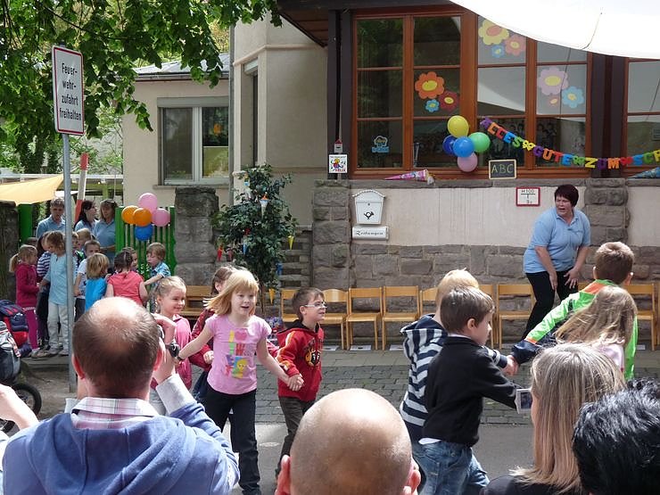 Zur Schule verabschiedet