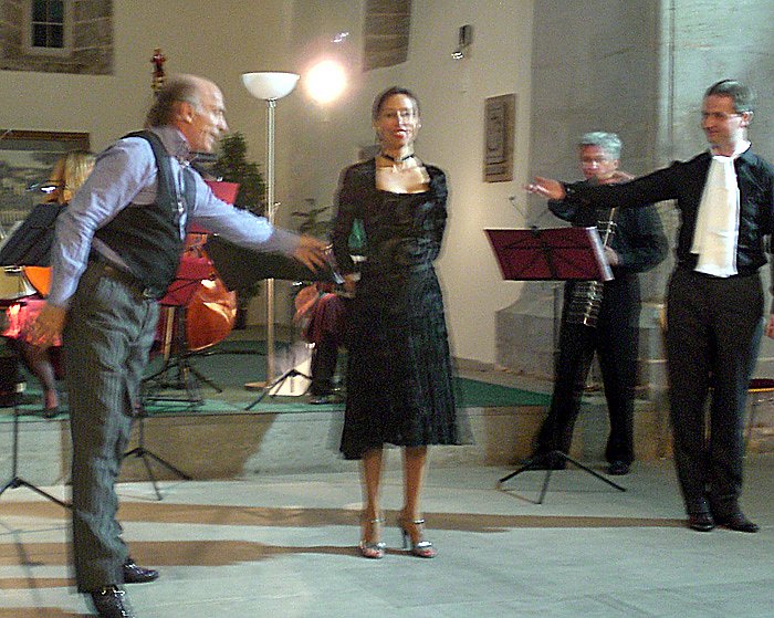 Auftakt mit Grupo Arrabal