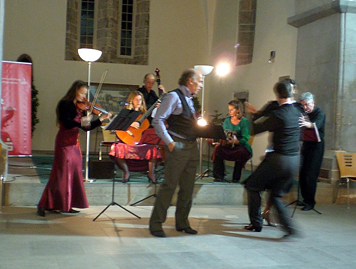 Auftakt mit Grupo Arrabal