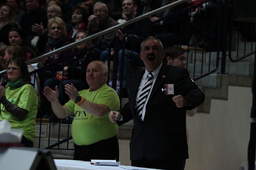 M&auml;nner beim Indoor