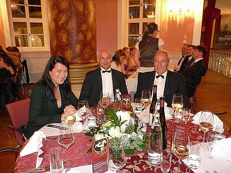 Schlossball er&ouml;ffnet