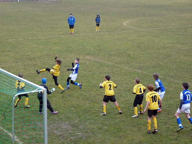 Neue Fu&szlig;balltore