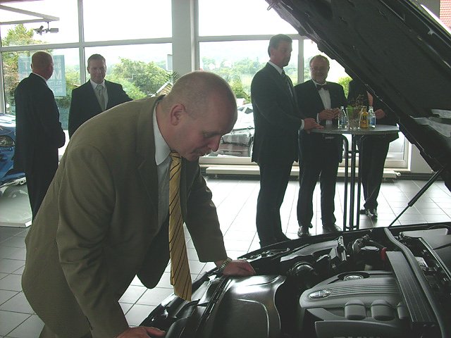 &Uuml;bergabe Spendenfahrzeug durch das Autohaus Fritze Sondershausen