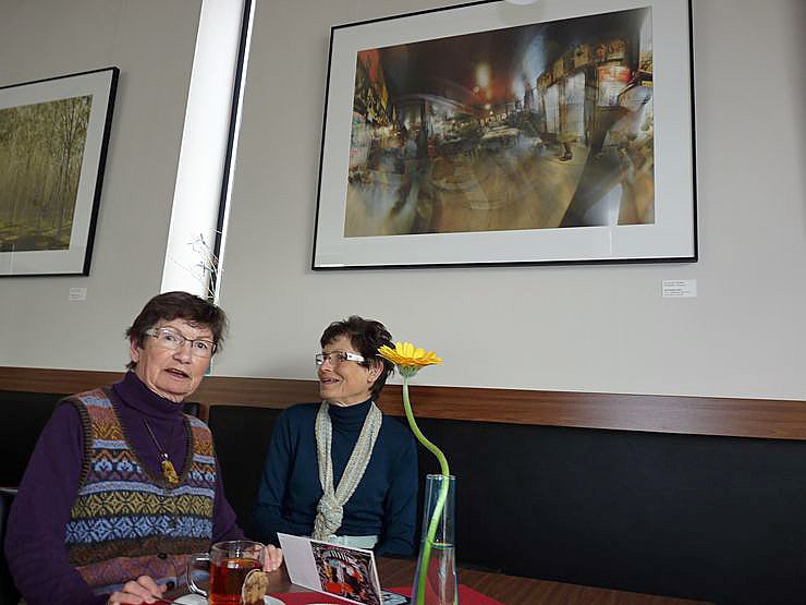 Bei Kaffee geplaudert