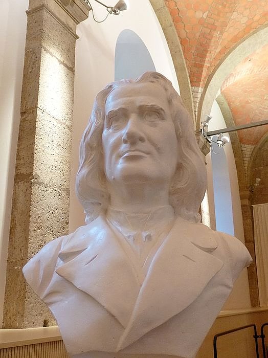 Auf neuem Fl&uuml;gel