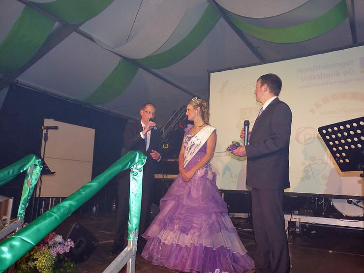 Wahl der Fliederk&ouml;nigin