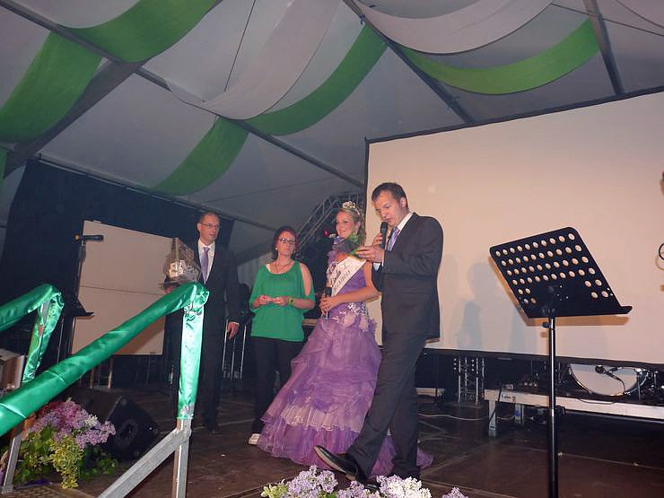 Wahl der Fliederk&ouml;nigin